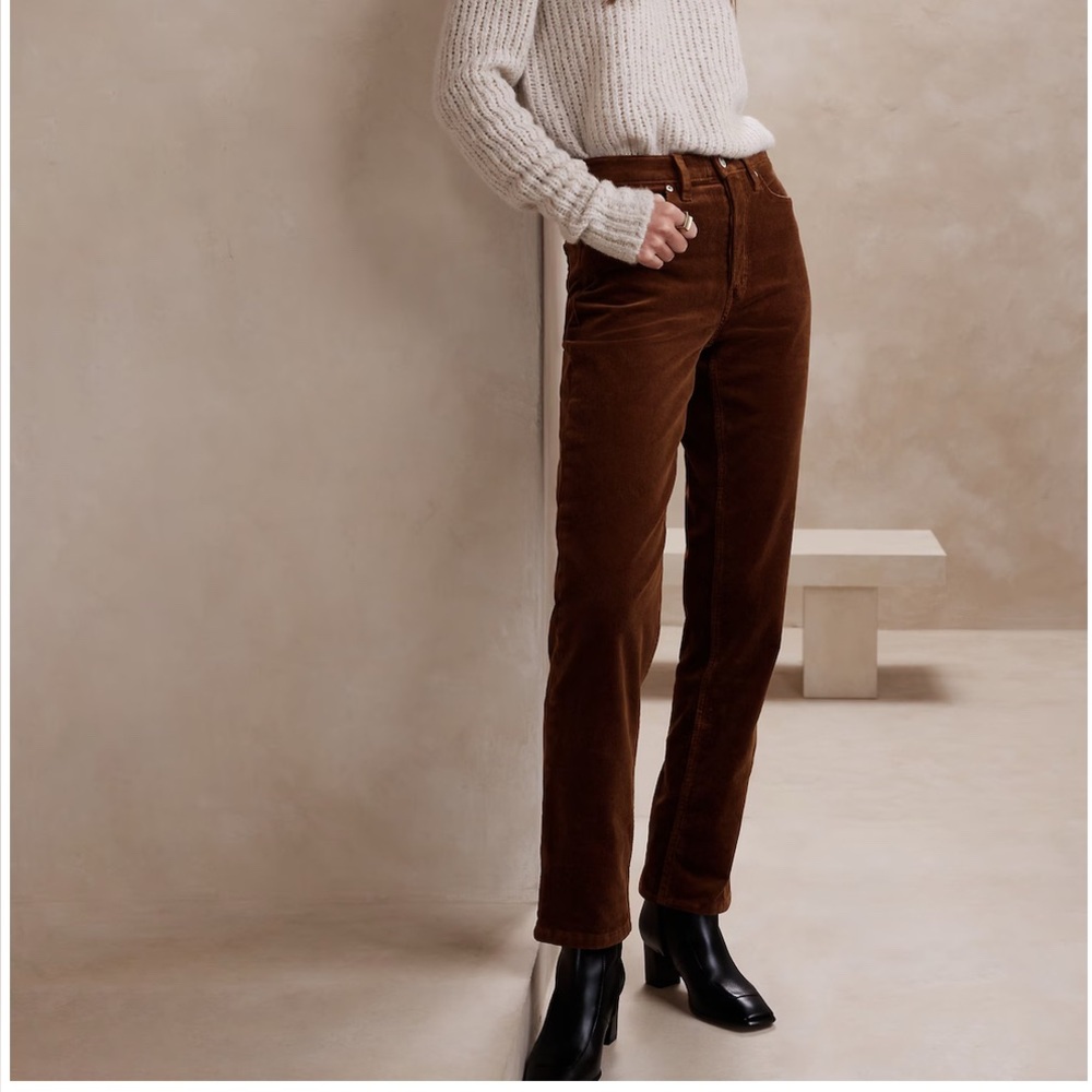 Banana Republic Women's Straight-Leg Corduroy Pants in Black